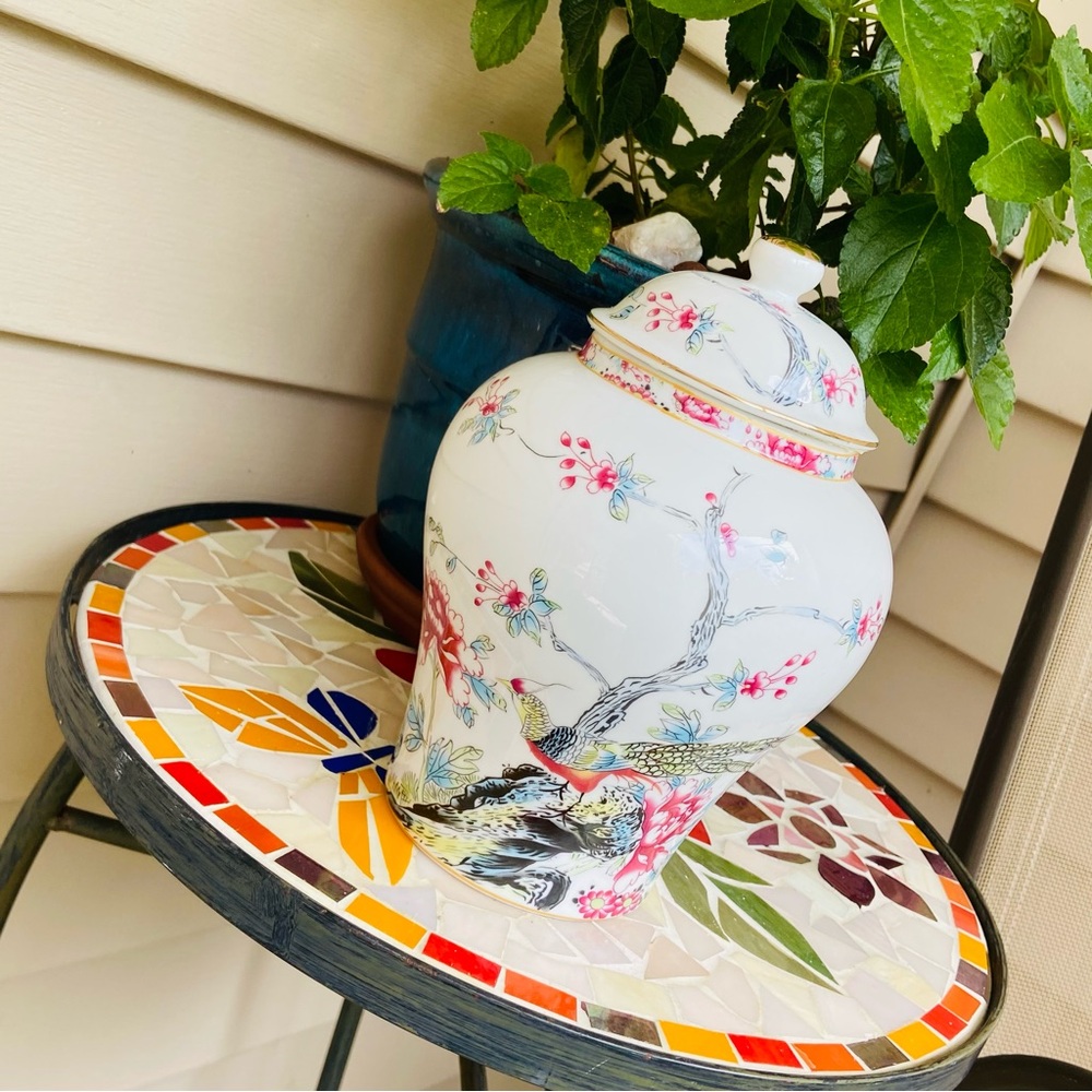 NWT Hand Painted Urn/Vessel Featuring Pheasants,Flowers,Foliage,Detailed Designs - Picture 4 of 16